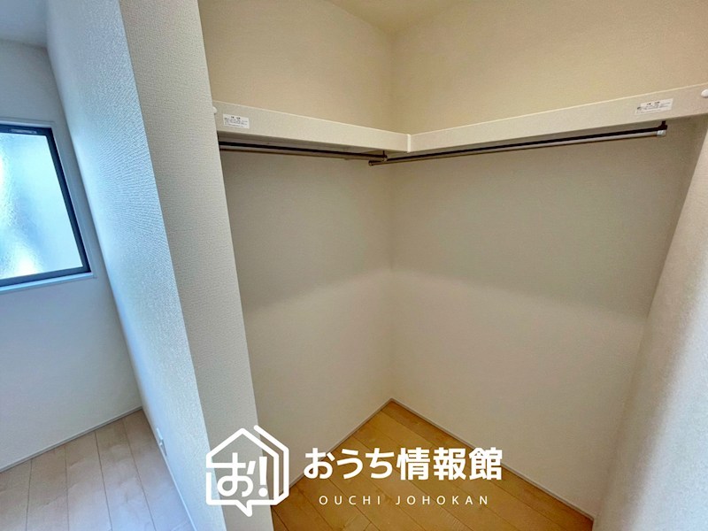 本巣市下真桑　第2期　3号地  内観写真（収納）