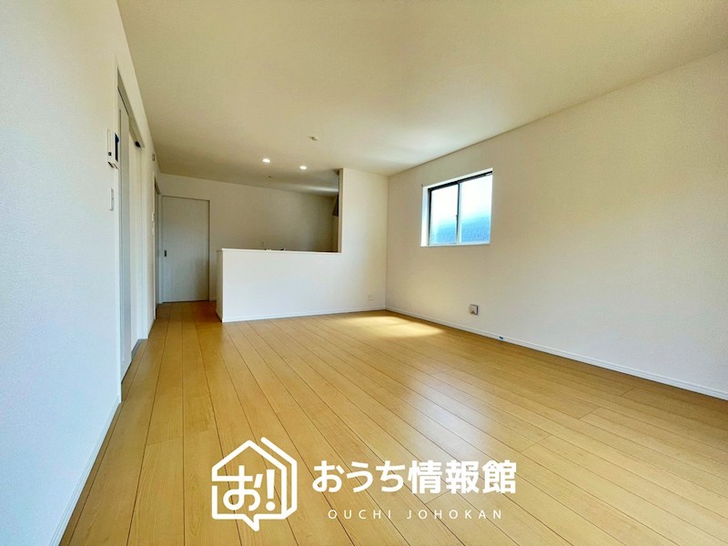 各務原市鵜沼東町　C号地  内観写真（リビング）