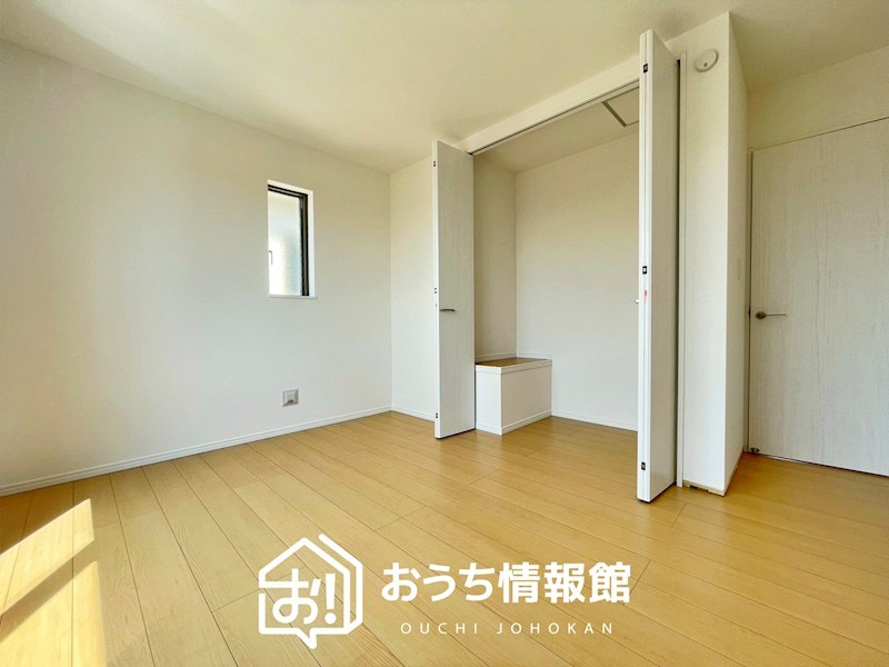 各務原市鵜沼東町　C号地  内観写真（リビング以外の居室）