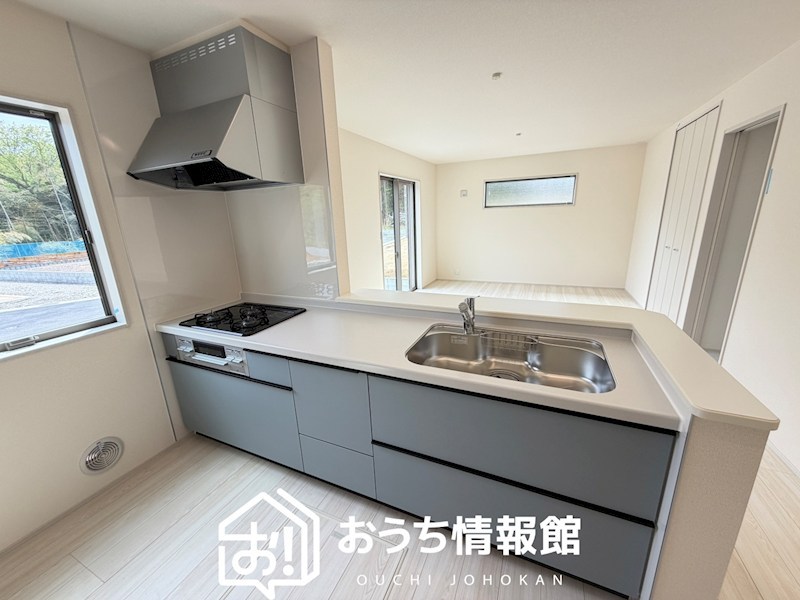 亀山市羽若町　3号地  内観写真（キッチン）
