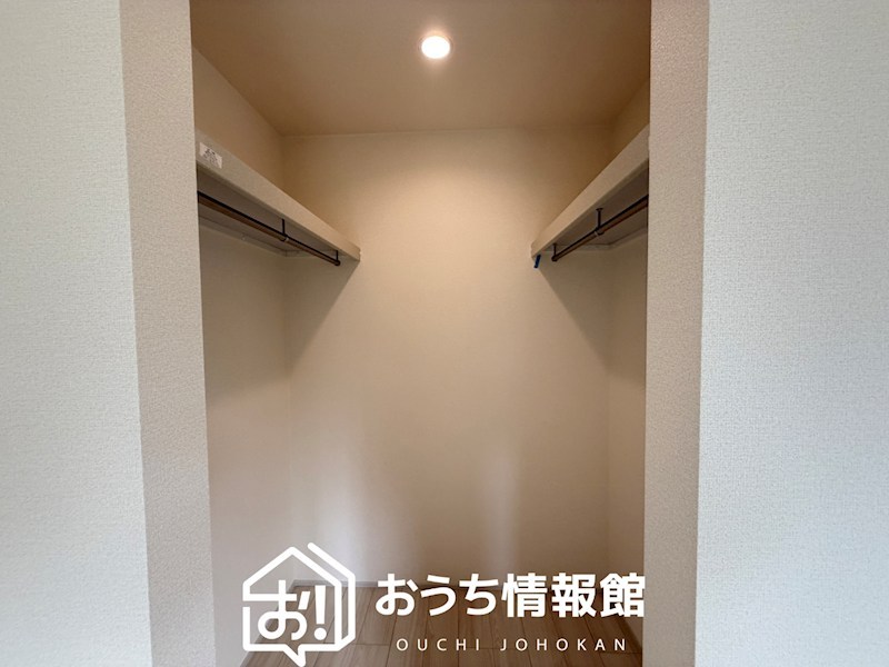 亀山市羽若町　3号地  内観写真（収納）