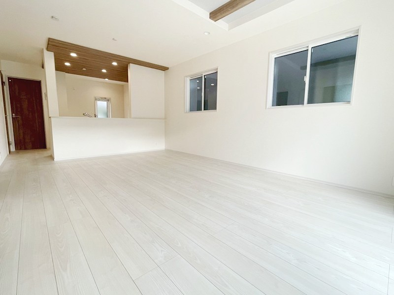 南丹市園部町横田　第2期　1号地 同仕様写真（リビング）