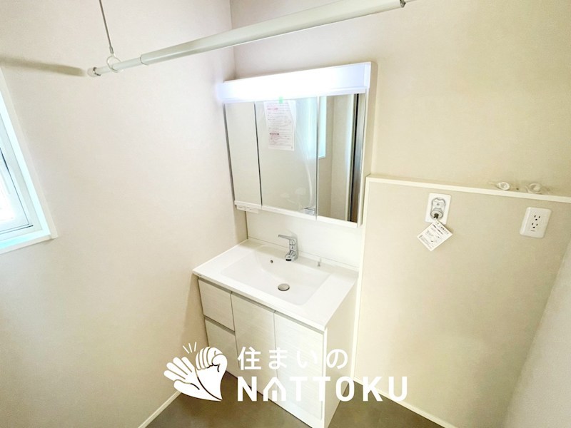 加古川市平岡町高畑　8号地  内観写真（洗面台・洗面所）