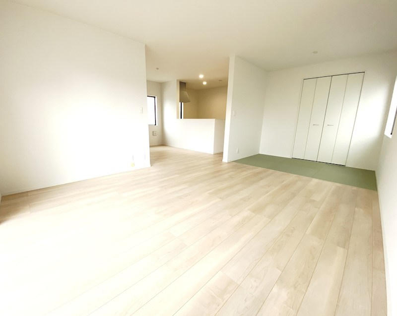 大津市稲葉台　第3期　1号地  同仕様写真（リビング）