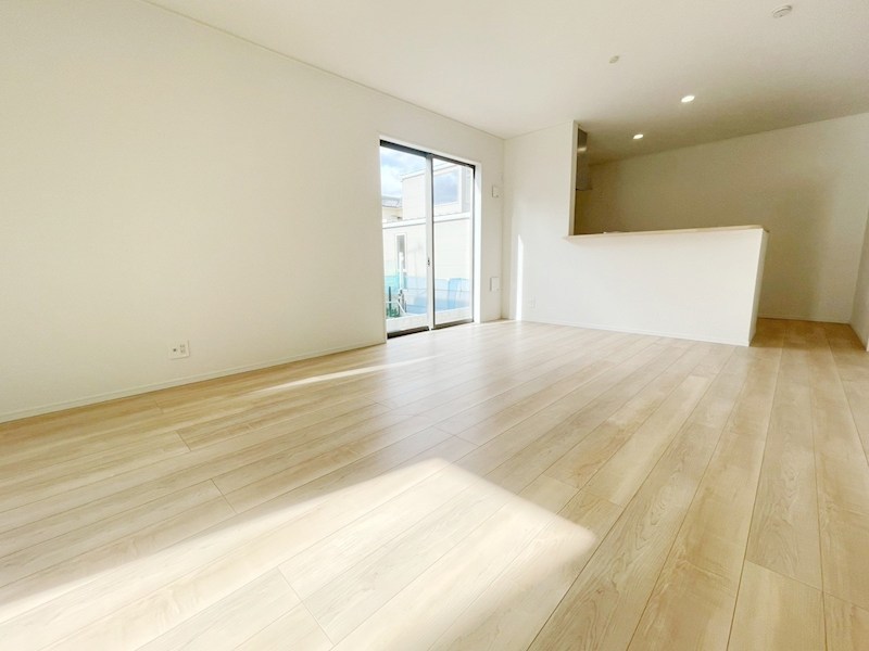 大津市稲葉台　第3期　2号地  同仕様写真（リビング）