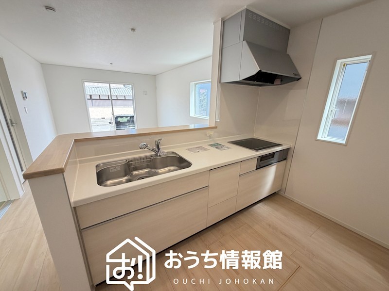 三重郡菰野町大羽根園柴垣町　第2期 内観写真（キッチン）