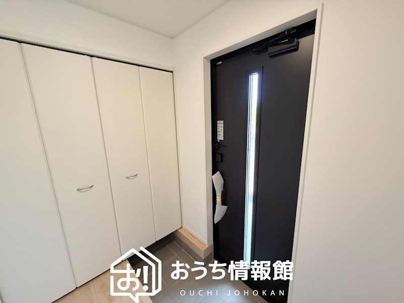 三重郡菰野町大羽根園柴垣町　第2期 現地写真（玄関）