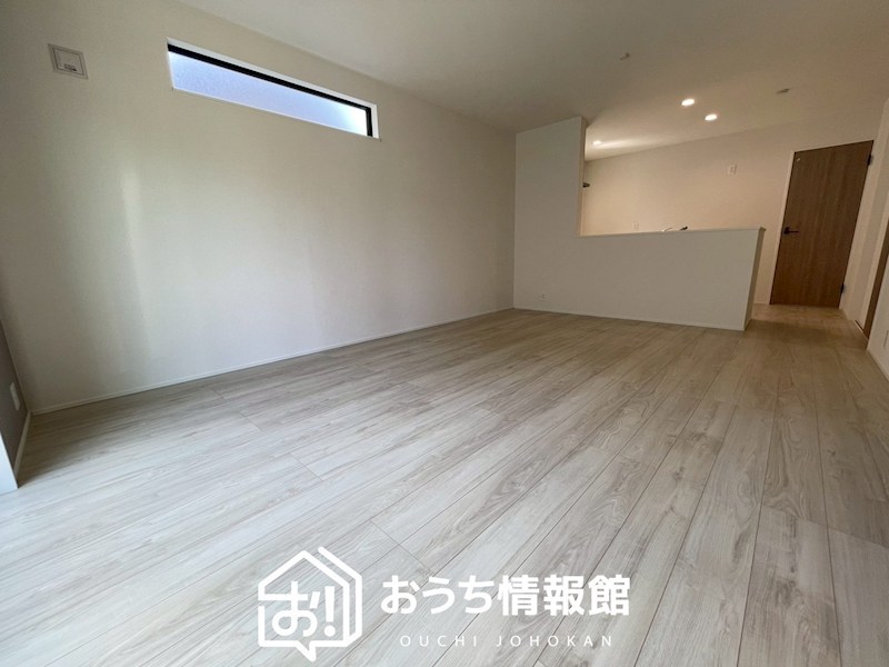 一宮市浅井町河端流　第1期 内観写真（リビング）