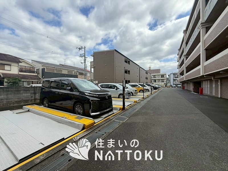 イトーピア香里園ヴァルコート 共用部写真（駐車場）