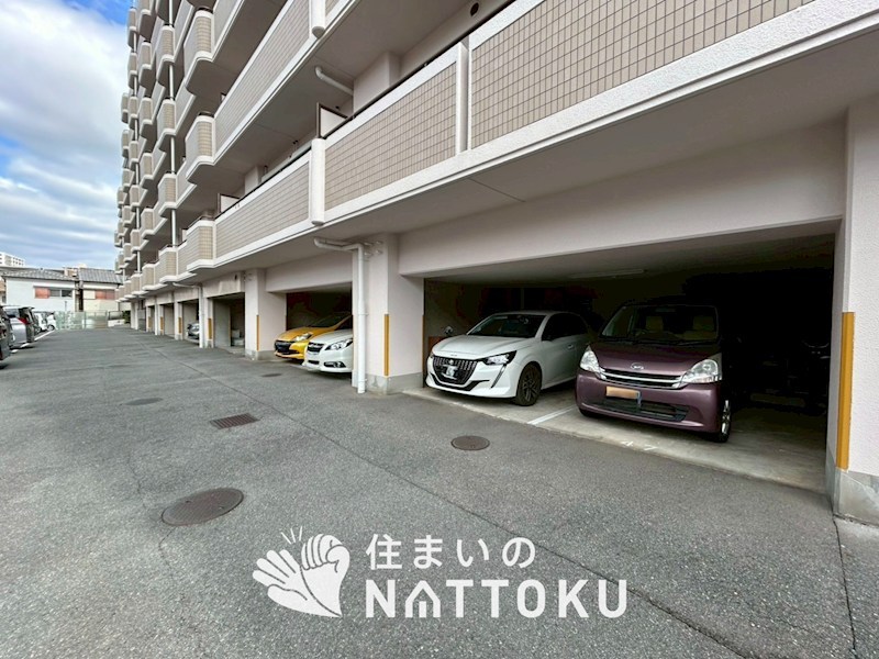 メロディーハイム香里園 共用部写真（駐車場）