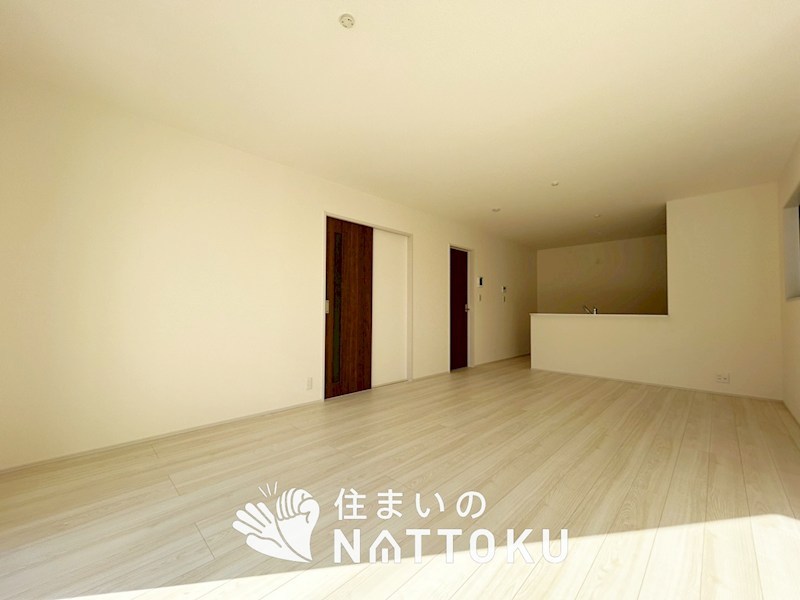 野洲市冨波甲　第3期　2号地 内観写真（リビング）