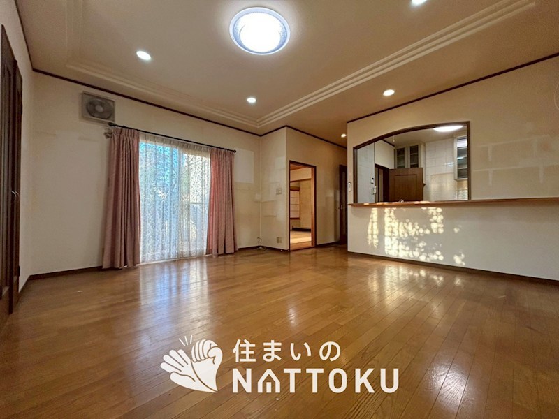 寝屋川市成田南町　 内観写真（リビング）