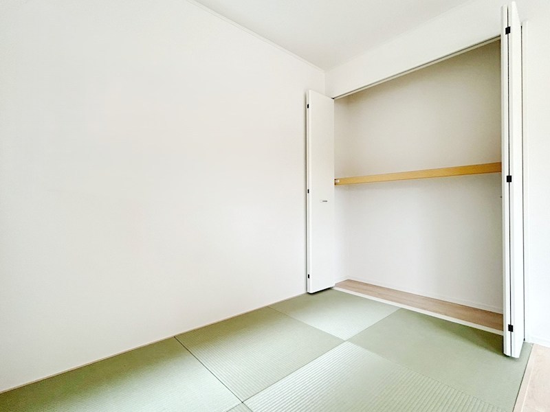 三木市緑が丘町中　第1期　1号地  内観写真（リビング以外の居室）