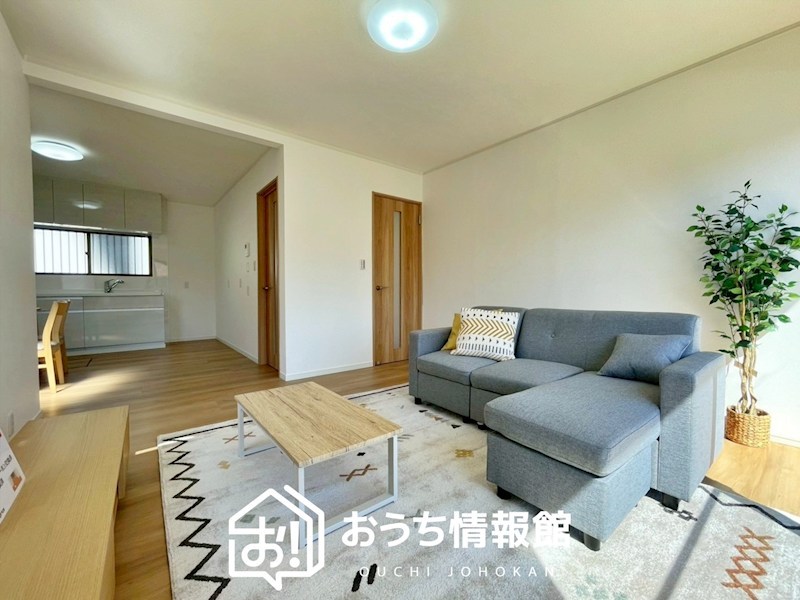 四日市市桜新町 内観写真（リビング）
