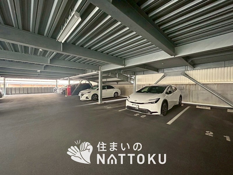 グランスイート香里園 共用部写真（駐車場）
