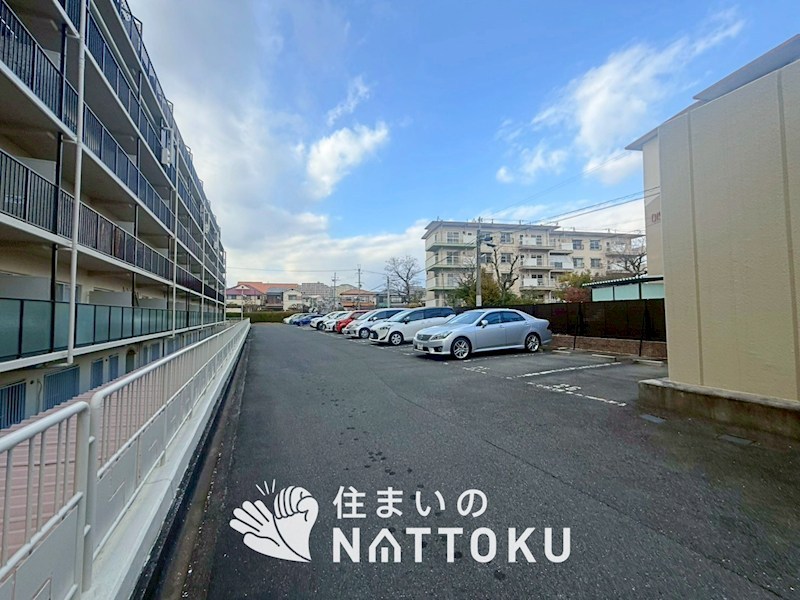 ガーデンハイツ香里ケ丘Ⅰ 共用部写真（駐車場）