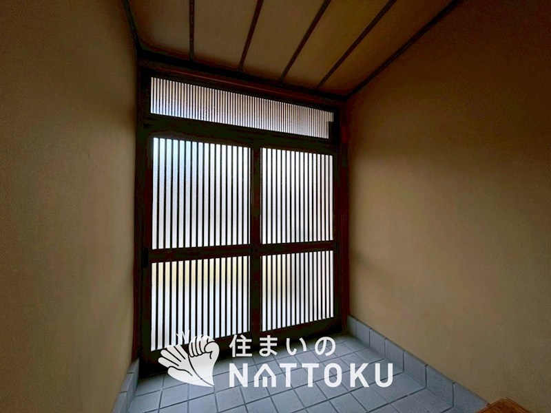 寝屋川市太秦緑が丘　 現地写真（玄関）