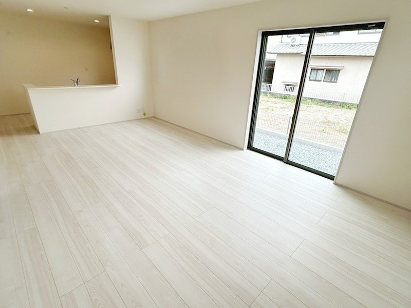 美濃加茂市加茂川町　2号地 同仕様写真（リビング）
