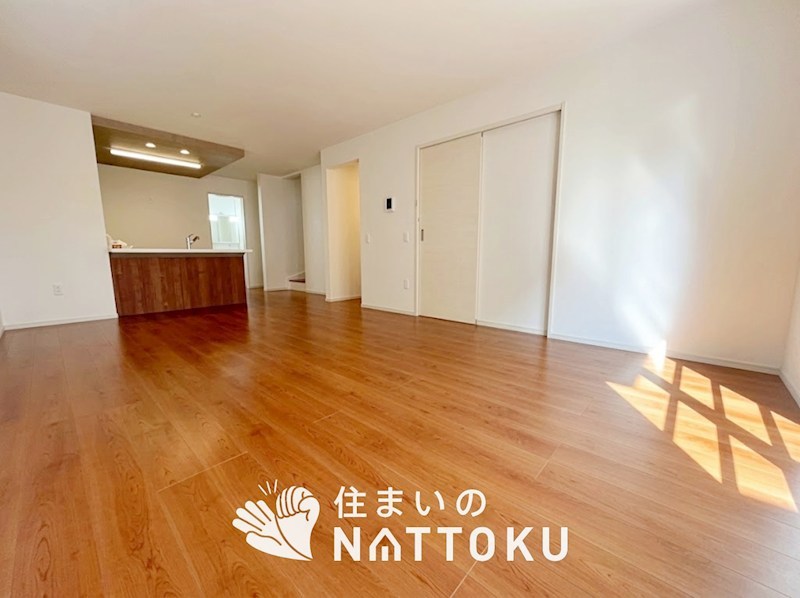 池田市空港　第1期 内観写真（リビング）