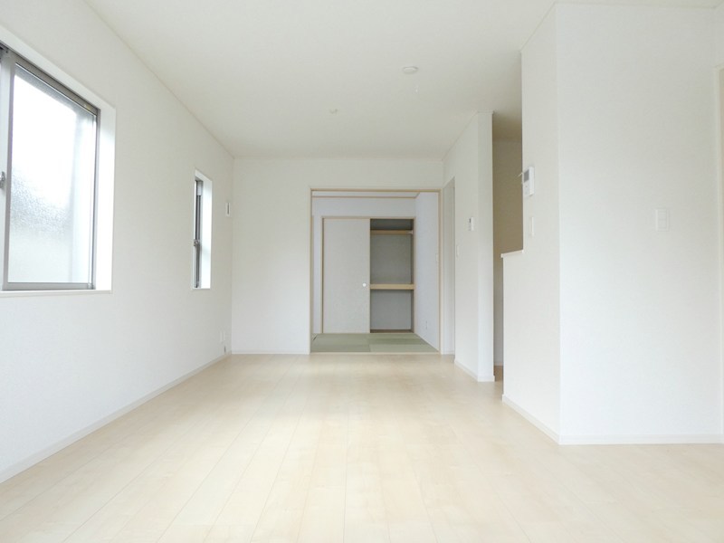姫路市網干区垣内南町　第2期　 同仕様写真（リビング）