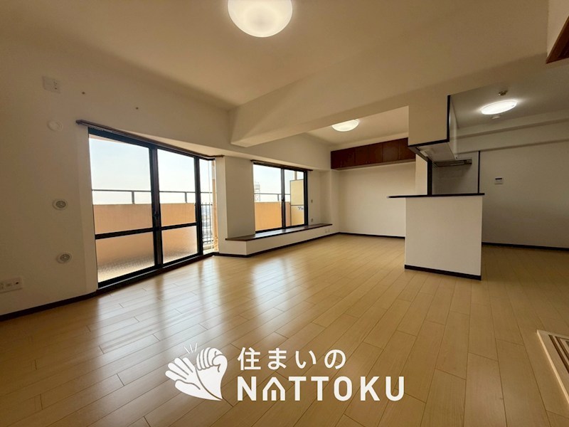ふぁみーゆ寝屋川セントラルパーク　B棟 内観写真（リビング）