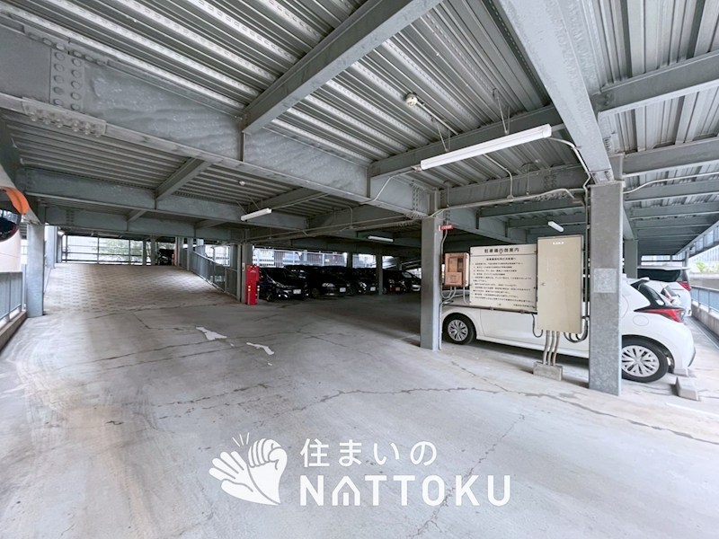 エルフラッツ萱島 共用部写真（駐車場）