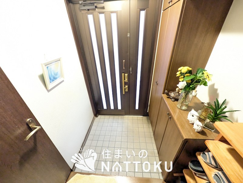 枚方市長尾家具町  現地写真（玄関）