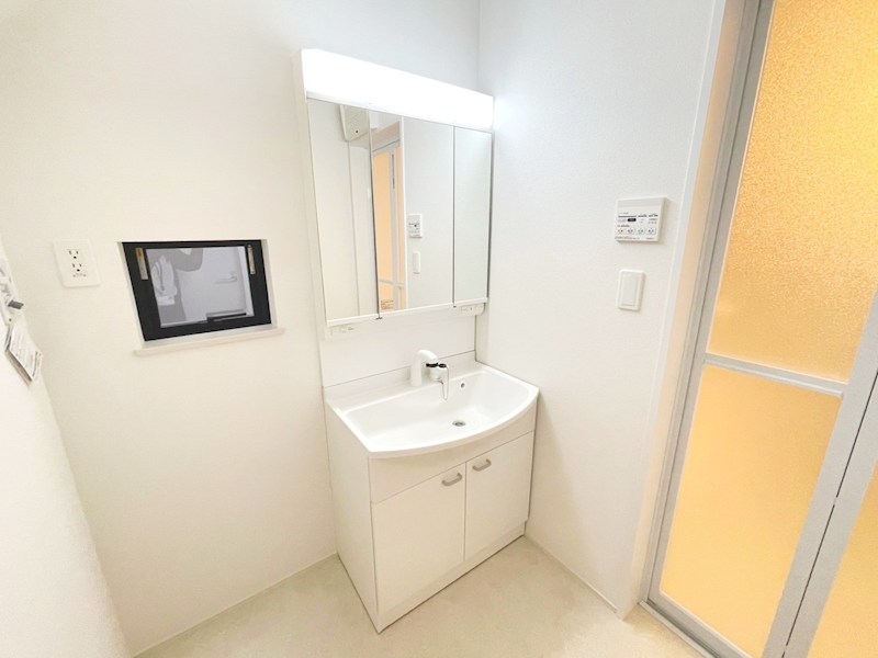 枚方市渚栄町　B号地 内観写真（洗面台・洗面所）