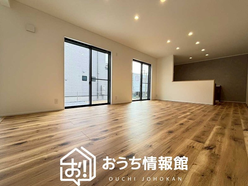 岐阜市茜部菱野　B号地  内観写真（リビング）
