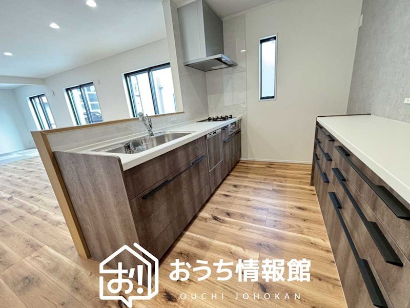 岐阜市茜部菱野　B号地  内観写真（キッチン）
