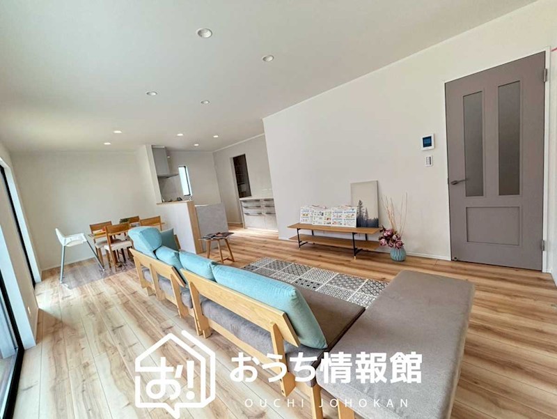 岐阜市茜部菱野　C号地 内観写真（リビング）