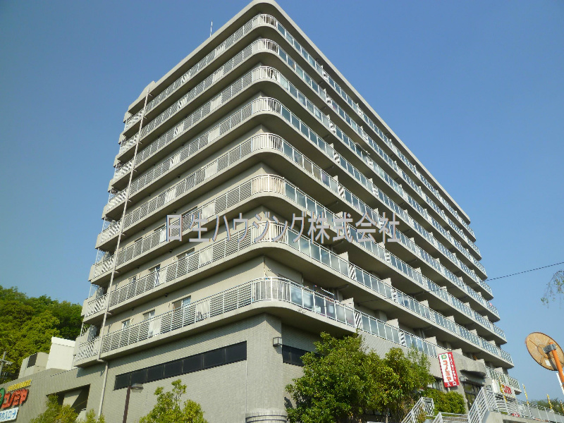 ファミール竹城台 外観写真