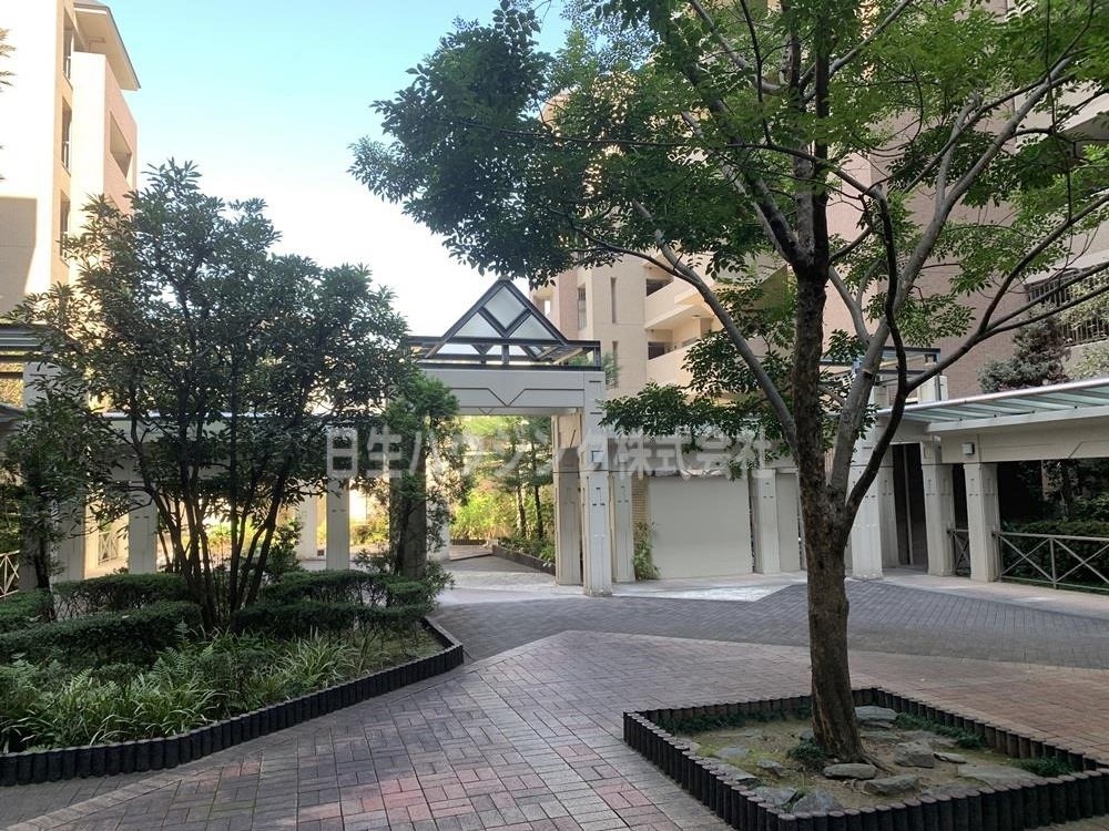 ロイヤルアーク泉ヶ丘 その他