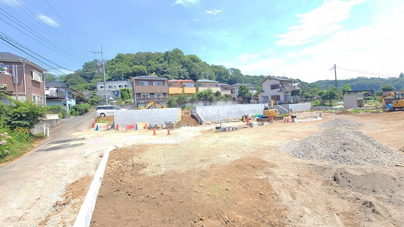 全８区画の開発分譲地。閑静な住宅街に位置しています。徒歩５分圏内に小学校・中学校・保育園・公園などが揃い、子育て世帯にもお勧めです。 （6号区）   その他