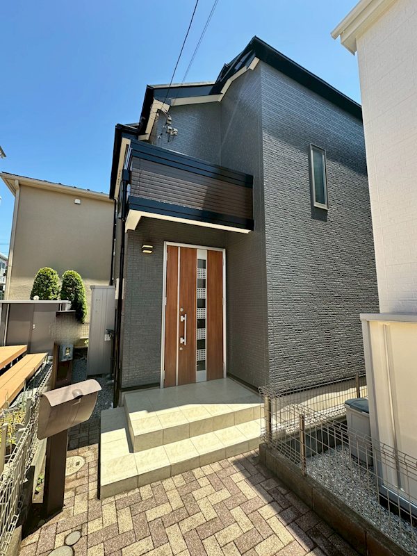 太陽光発電＆蓄電池システム搭載の省エネ中古戸建 外観写真
