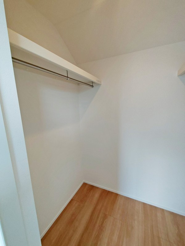 6.6帖＋5.3帖の固定階段小屋裏収納が魅力。三方角地が生む、陽だまりの住まい！ その他