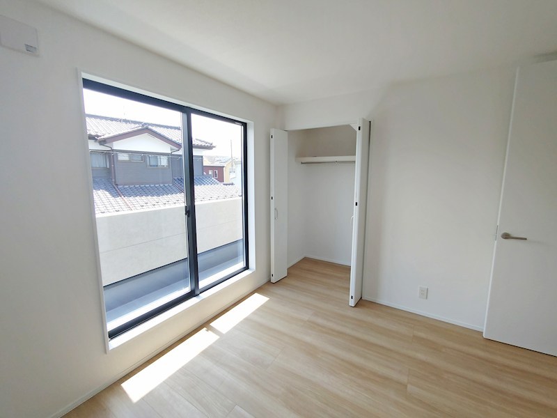 6.6帖＋5.3帖の固定階段小屋裏収納が魅力。三方角地が生む、陽だまりの住まい！ その他
