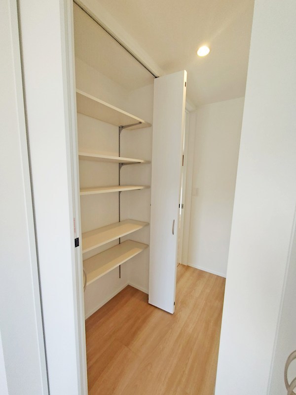 6.6帖＋5.3帖の固定階段小屋裏収納が魅力。三方角地が生む、陽だまりの住まい！ その他