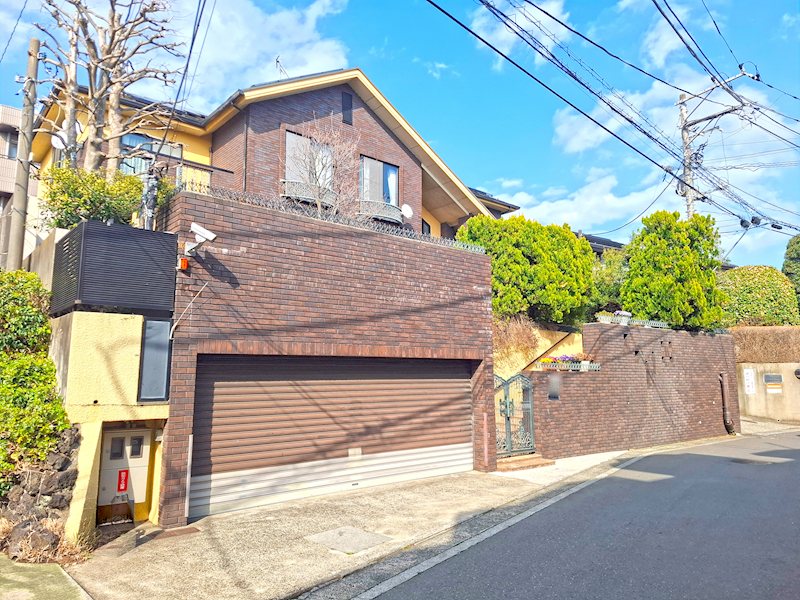 重厚感あふれるレンガ張り外観デザイン その他