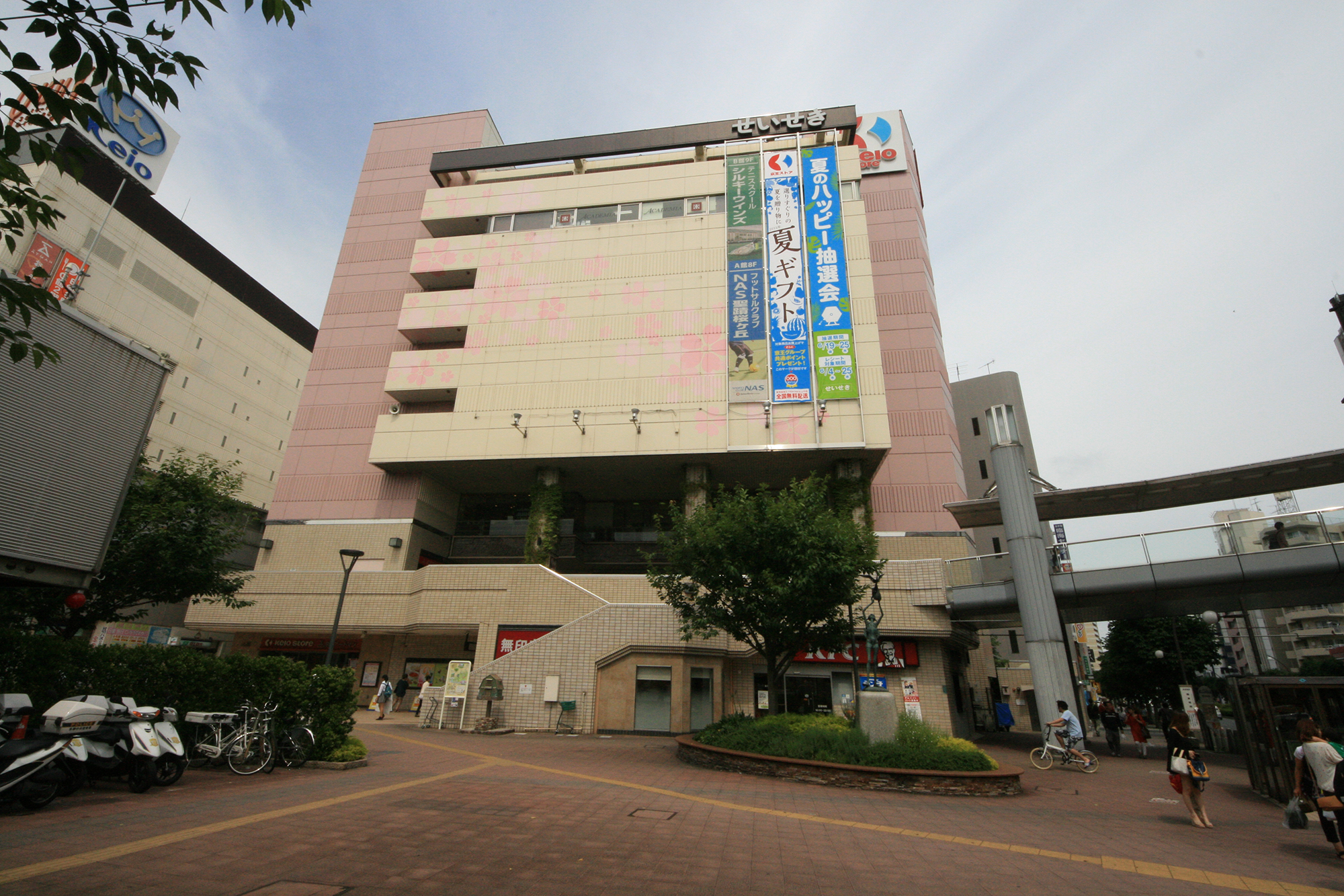 免震住宅　多摩市関戸 　4号棟　 ショッピング施設