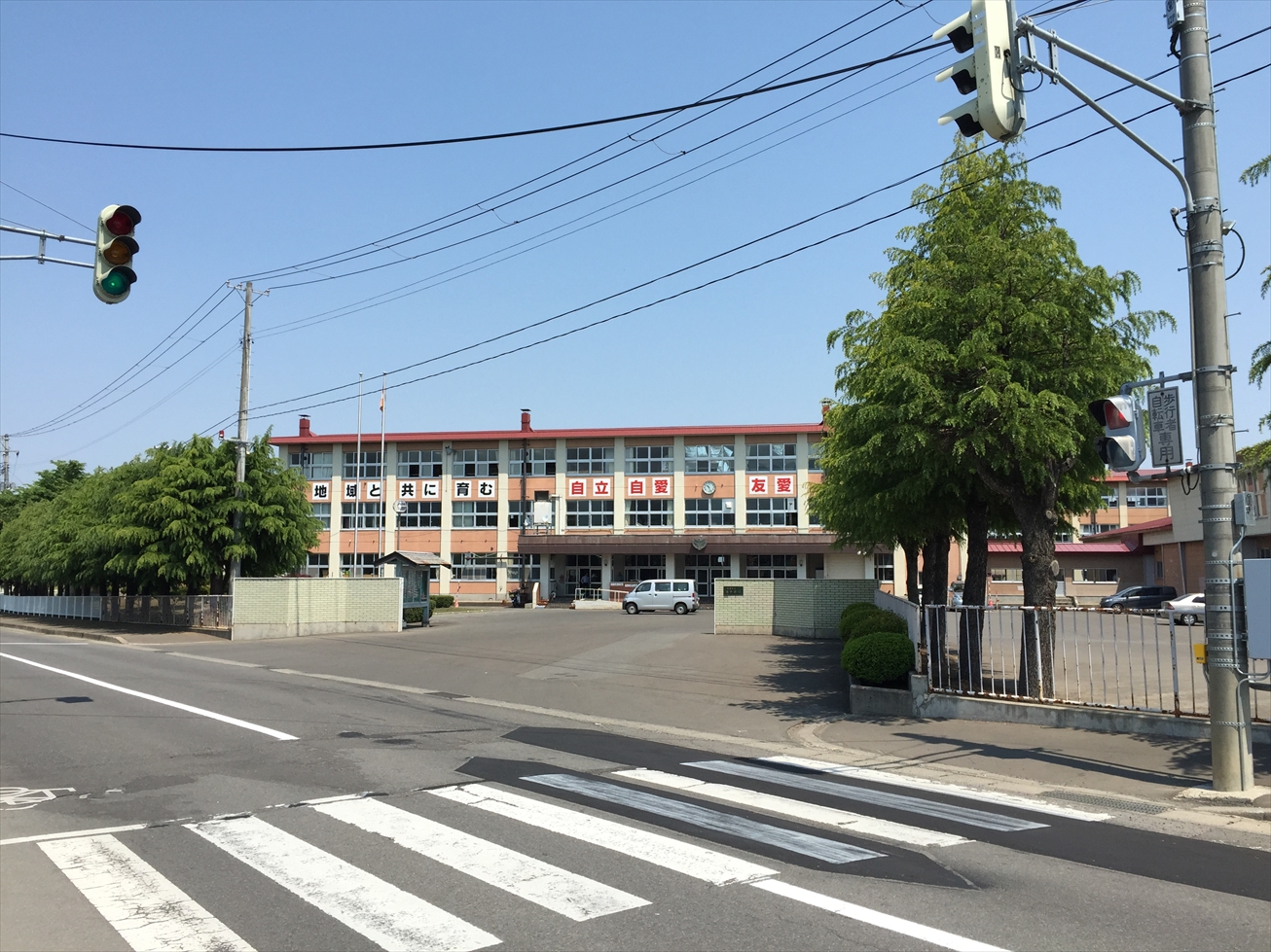 千年四丁目中古住宅 中学校