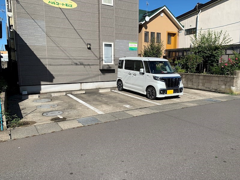 パルコート石江【収益物件】 現地写真（駐車場）