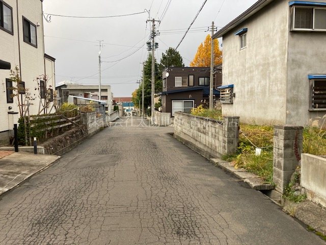 幸畑１丁目（上物付）土地 現地写真（前面道路含む現地写真）