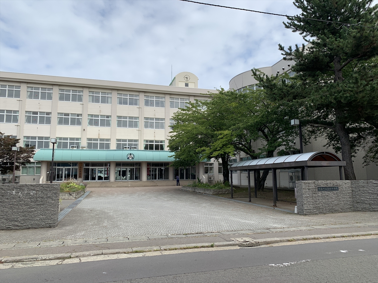 港町2丁目売地 中学校