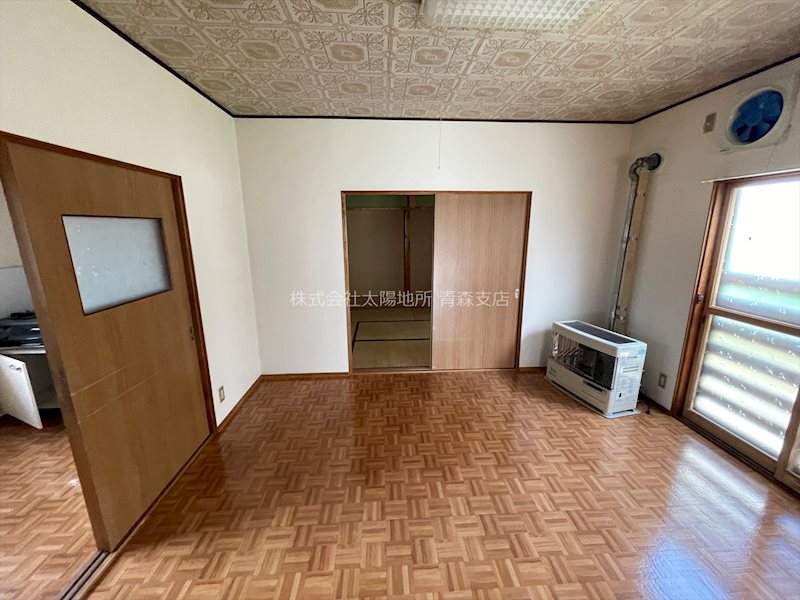 金沢3丁目中古住宅 内観写真（リビング）