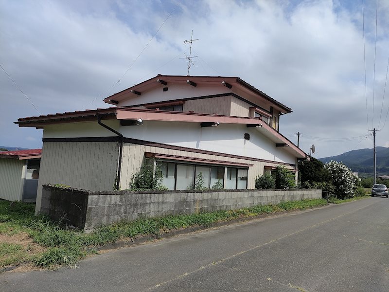 南部町相内中古住宅 現地写真（前面道路含む現地写真）