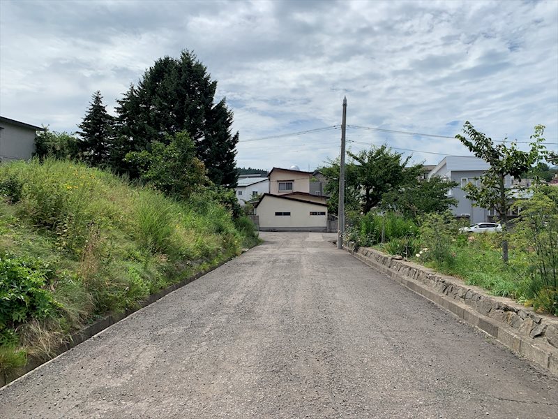 新城平岡売地 現地写真（前面道路含む現地写真）