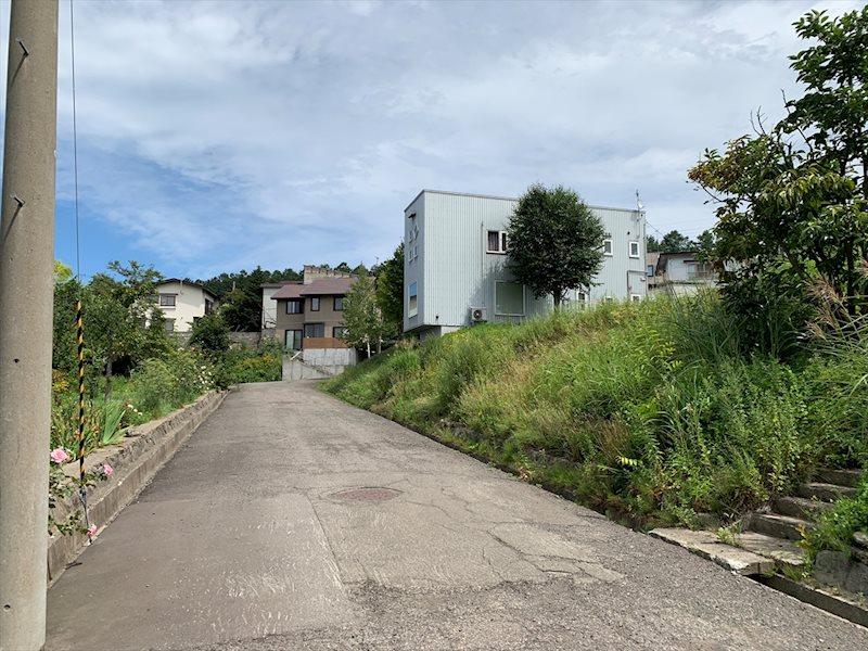 新城平岡売地 現地写真（前面道路含む現地写真）