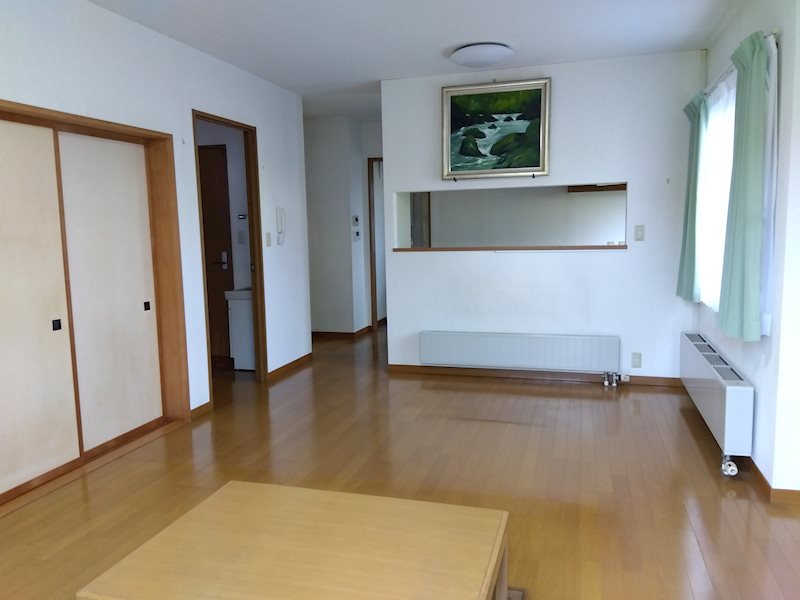 昴中古住宅 内観写真（リビング）