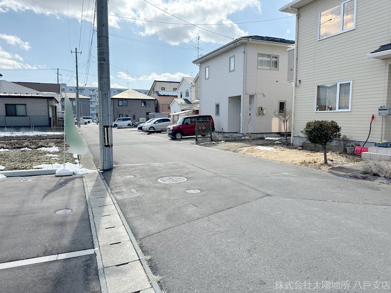 八戸市新井田西　B棟 現地写真（前面道路含む現地写真）